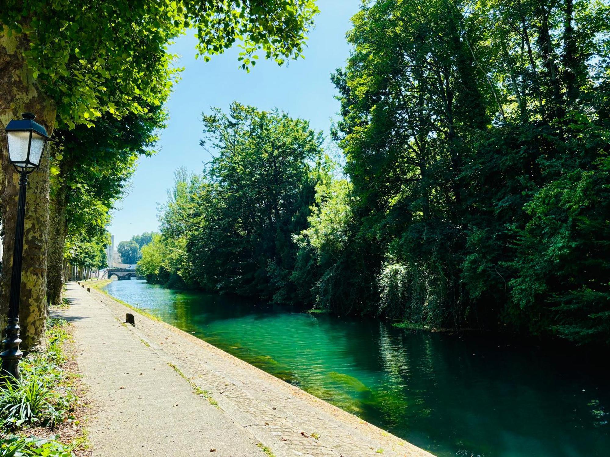La Maison Du Parc, Charme Et Tranquillite Niort Exteriér fotografie